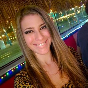 Meet your Posher, Leigh